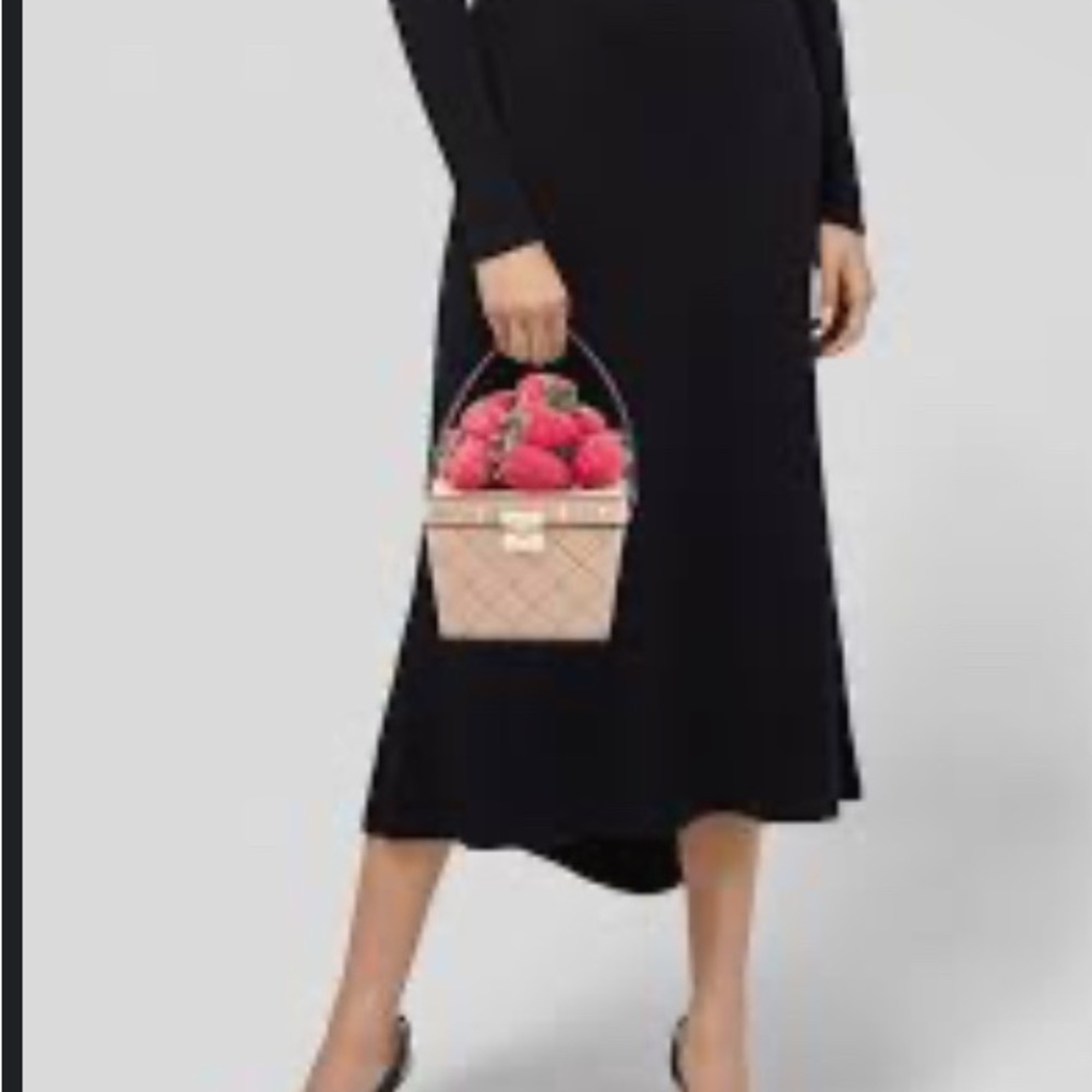 *ISO DO NOT BUY!!!* Kate Spade Picnic Perfect strawberry basket purse - Picture 2 of 3